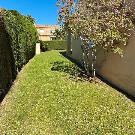 Holiday home Pinamar Casa Con Piscina