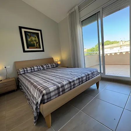 Pinamar Casa Con Piscina Holiday home L'Escala