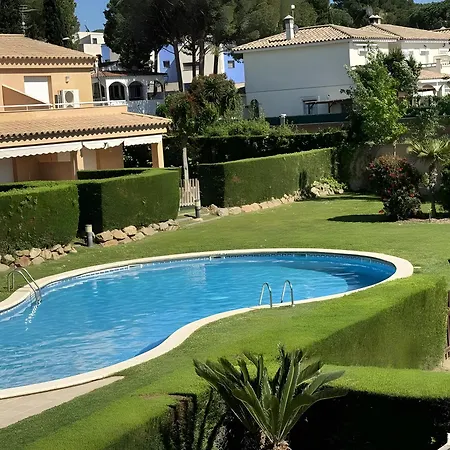 Pinamar Casa Con Piscina Holiday home L'Escala