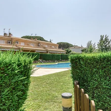 Pinamar Casa Con Piscina L' Escala