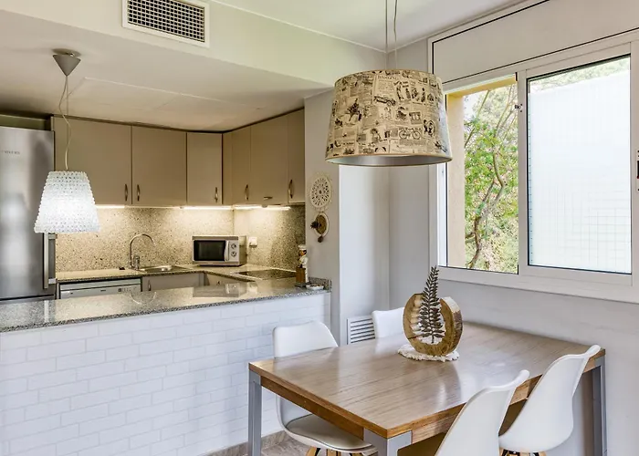 Pinamar Casa Con Piscina بيت للعطل *