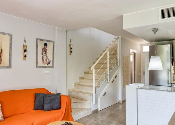 Pinamar Casa Con Piscina بيت للعطل
