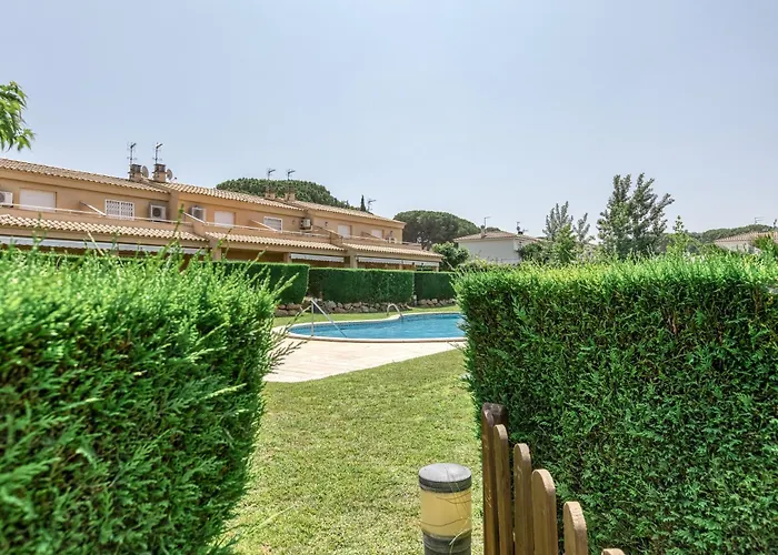 Pinamar Casa Con Piscina L' Escala